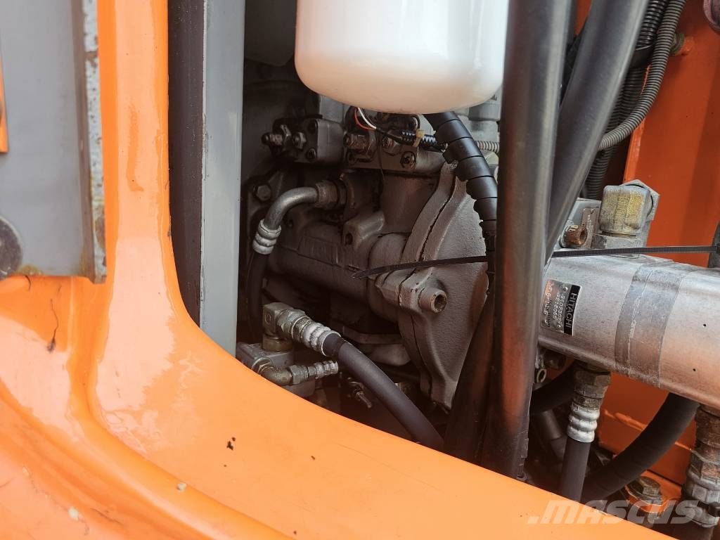 Hitachi ZX 135 US-3 Escavatori cingolati