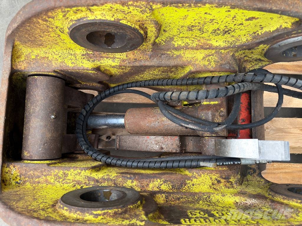 Miller Caterpillar M318D / 320D / 320E / 320F / 323D / 32 Quick connectors