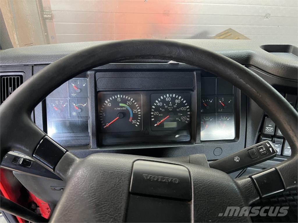 Volvo FL612 플랫베드/드롭사이드 트럭
