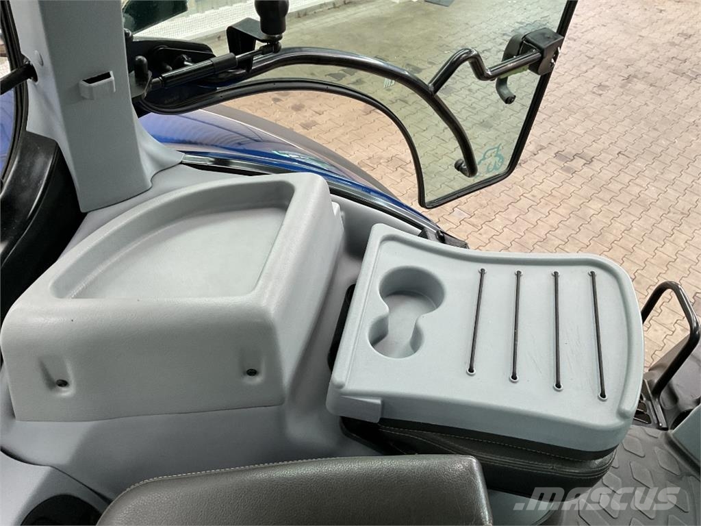 New Holland T7.315 AC トラクター
