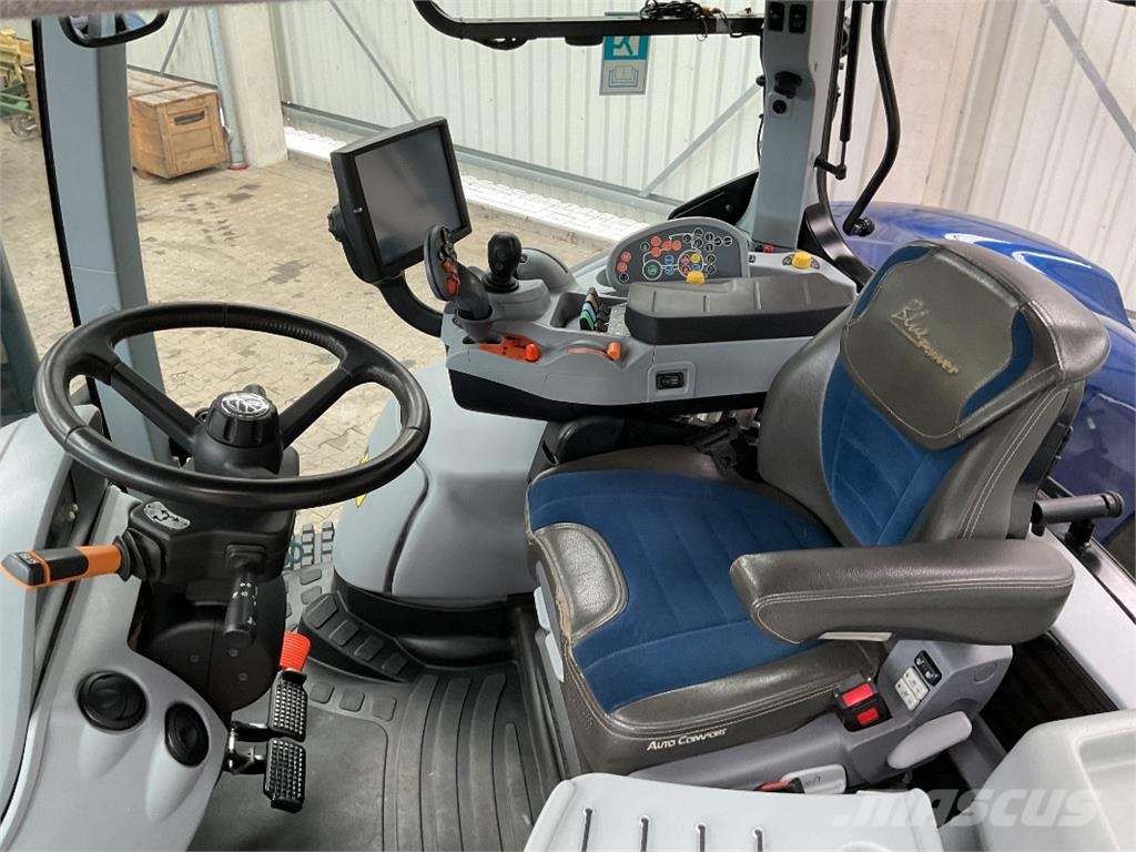 New Holland T7.315 AC トラクター