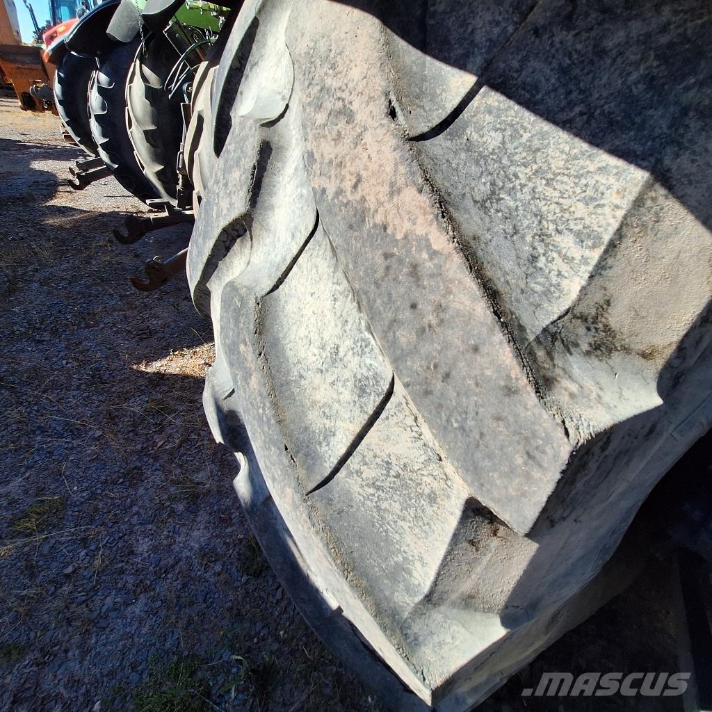 Fendt 824 VARIO PROFI トラクター