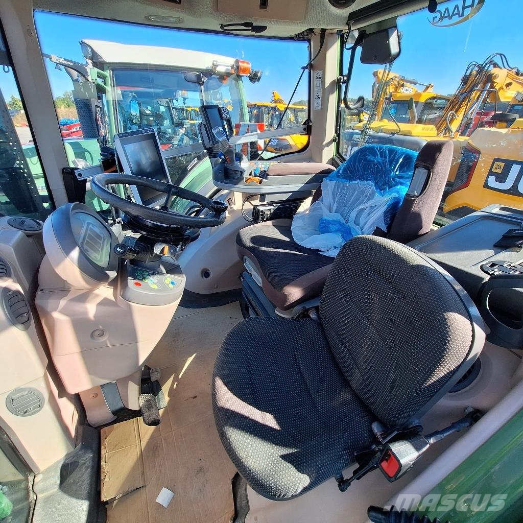 Fendt 824 VARIO PROFI Tractors