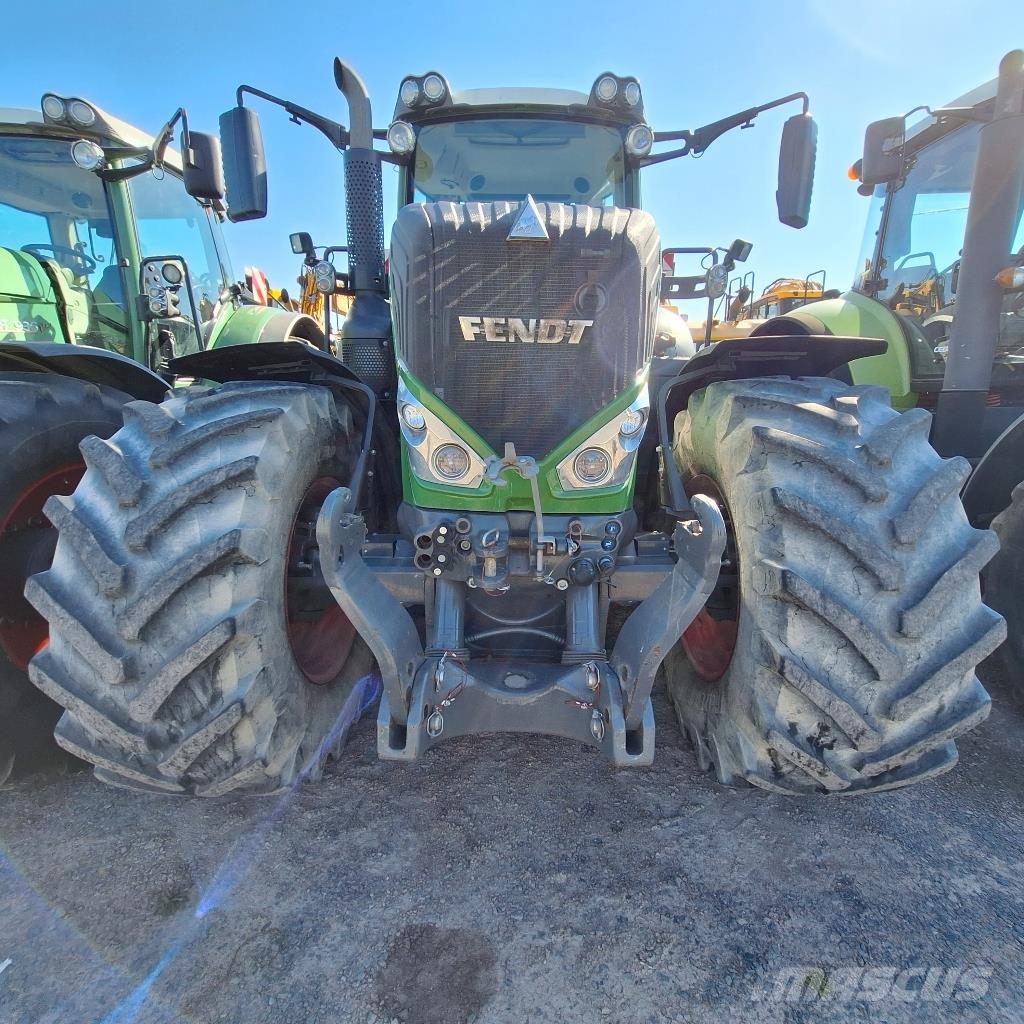 Fendt 824 VARIO PROFI Traktory