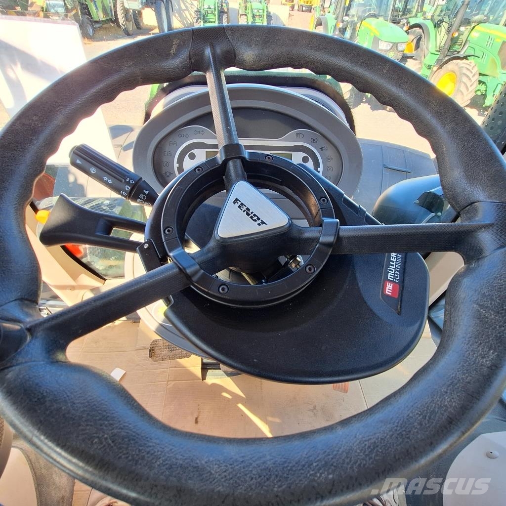 Fendt 824 VARIO PROFI Tractors