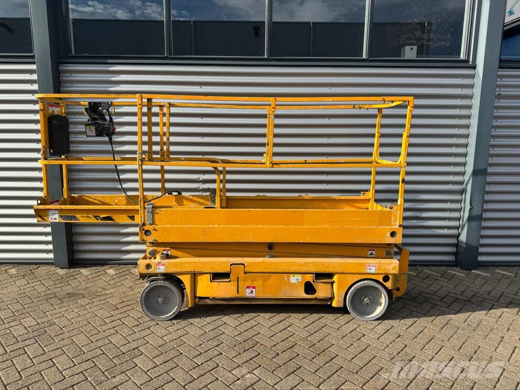 Haulotte Compact 8 Hoogwerker Schaarhoogwerker Schaarlift ( Saxliftar