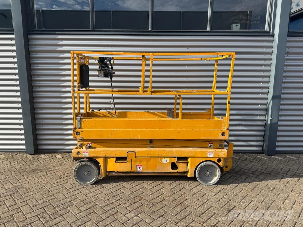 Haulotte Compact 8 Hoogwerker Schaarhoogwerker Schaarlift ( Saxliftar