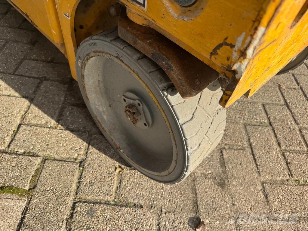 Haulotte Compact 8 Hoogwerker Schaarhoogwerker Schaarlift ( Saxliftar