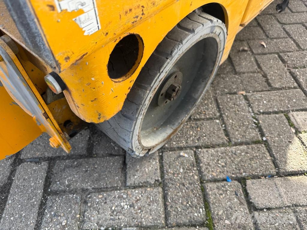 Haulotte Compact 8 Hoogwerker Schaarhoogwerker Schaarlift ( Saxliftar
