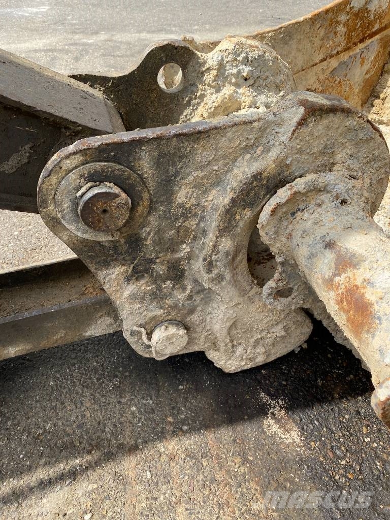 Volvo ECR88D / 1er Main Certificat CE endommagée Середні екскаватори 7т. - 12т.