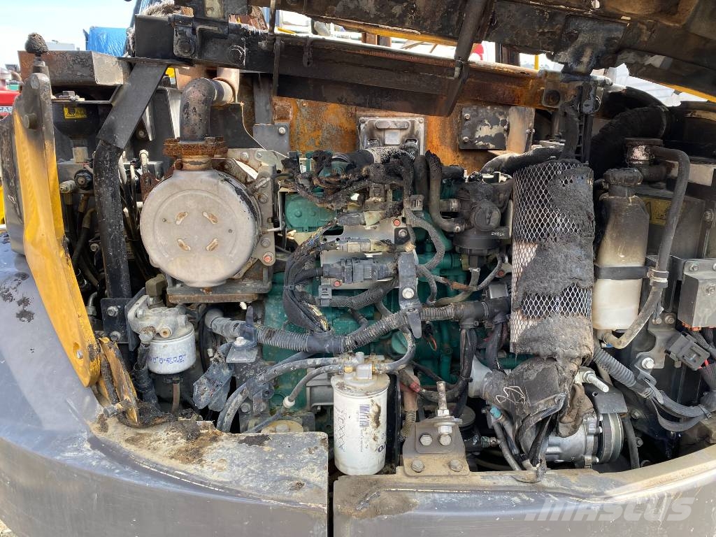 Volvo ECR88D / 1er Main Certificat CE endommagée Середні екскаватори 7т. - 12т.