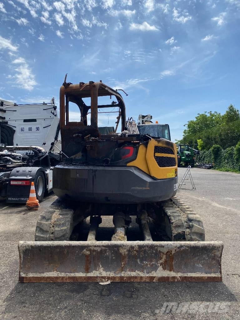 Volvo ECR88D / 1er Main Certificat CE endommagée Середні екскаватори 7т. - 12т.