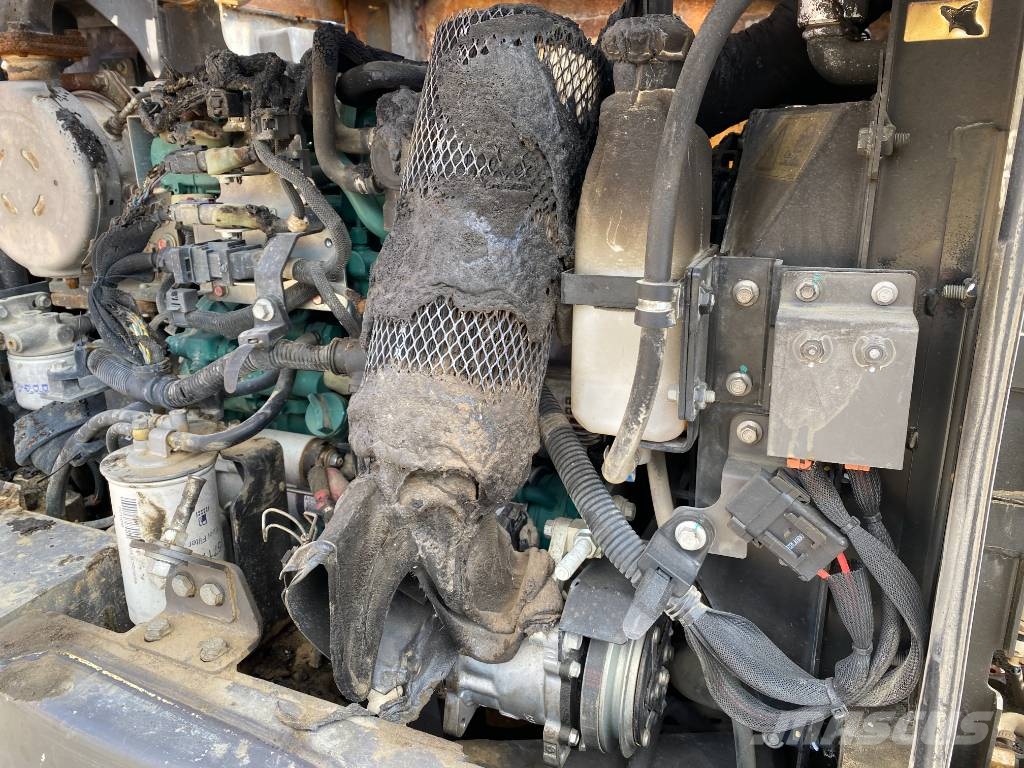 Volvo ECR88D / 1er Main Certificat CE endommagée Середні екскаватори 7т. - 12т.