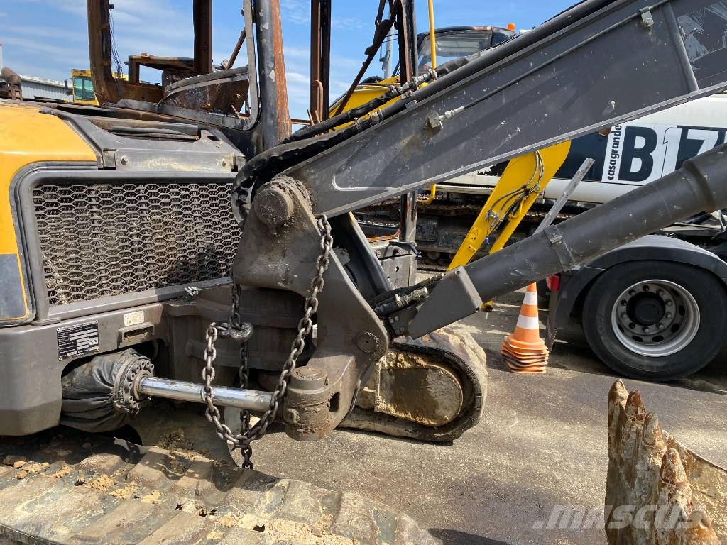 Volvo ECR88D / 1er Main Certificat CE endommagée Середні екскаватори 7т. - 12т.