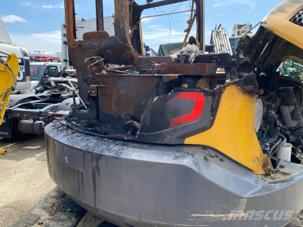 Volvo ECR88D / 1er Main Certificat CE endommagée Середні екскаватори 7т. - 12т.