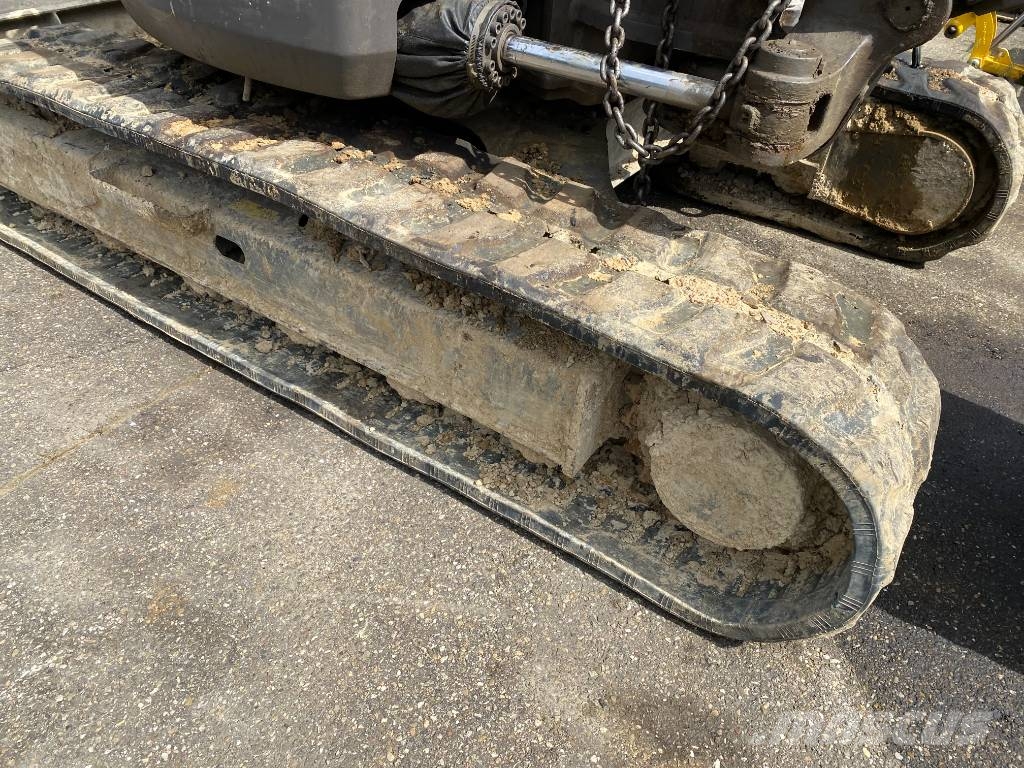 Volvo ECR88D / 1er Main Certificat CE endommagée Середні екскаватори 7т. - 12т.