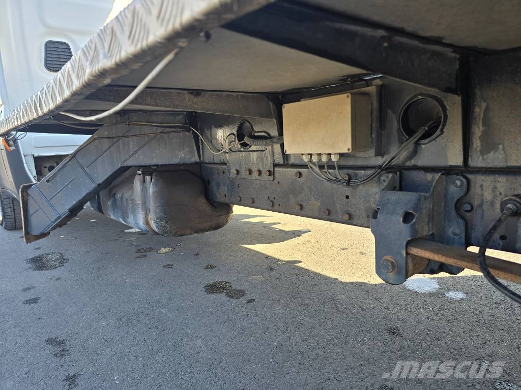Iveco 35S 15 Plataformas aéreas montadas em caminhão