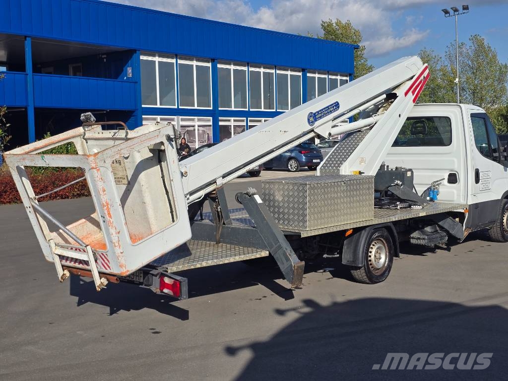 Iveco 35S 15 Plataformas aéreas montadas em caminhão