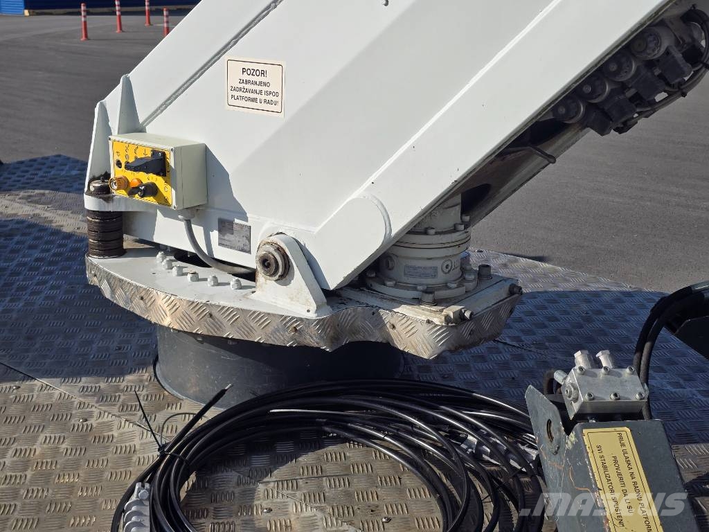 Iveco 35S 15 Plataformas aéreas montadas em caminhão