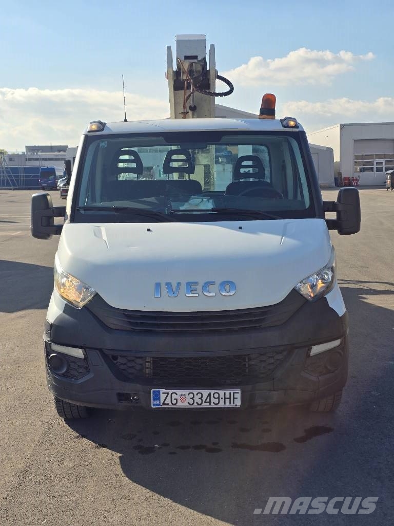 Iveco 35S 15 Plataformas aéreas montadas em caminhão