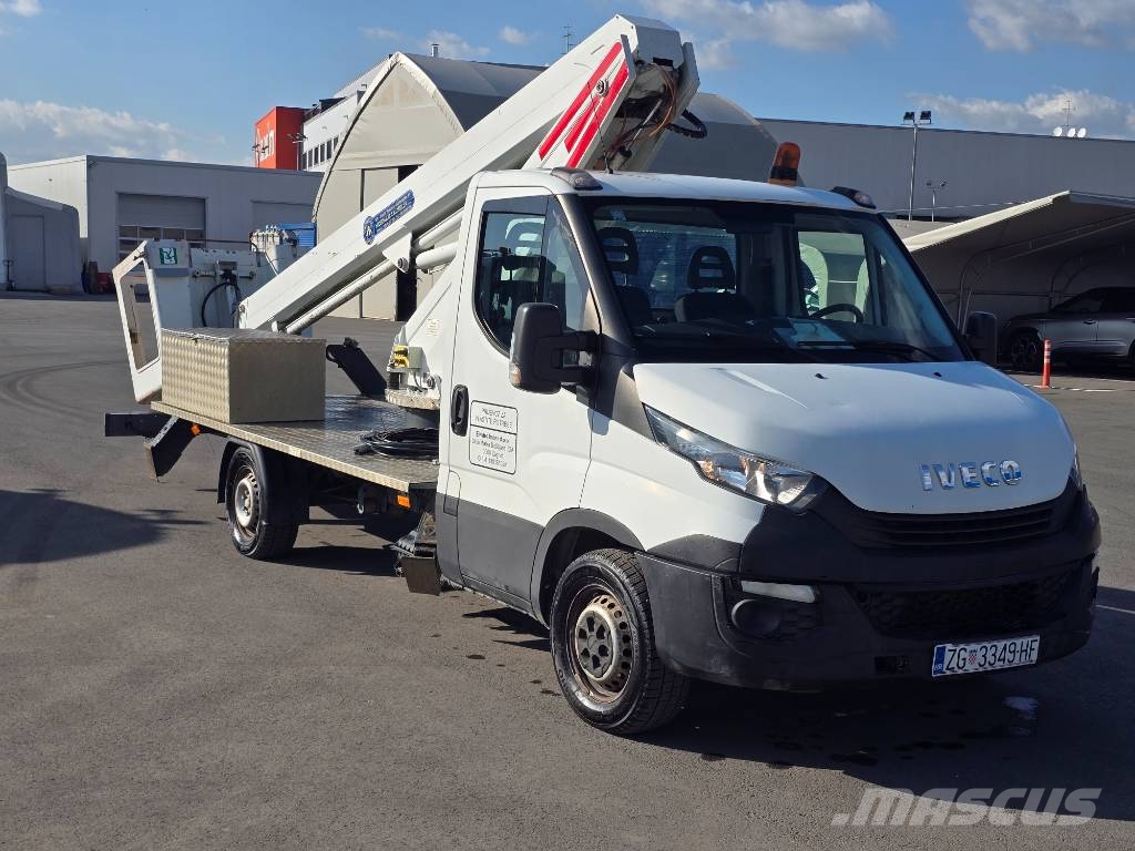 Iveco 35S 15 Plataformas aéreas montadas em caminhão