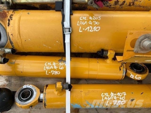 Liebherr l 580 HYDRAULIC CYLINDER USED COMPLET Hüdraulika