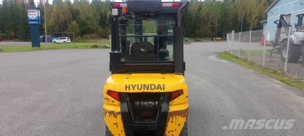 Hyundai 30 D Dieseltrukit