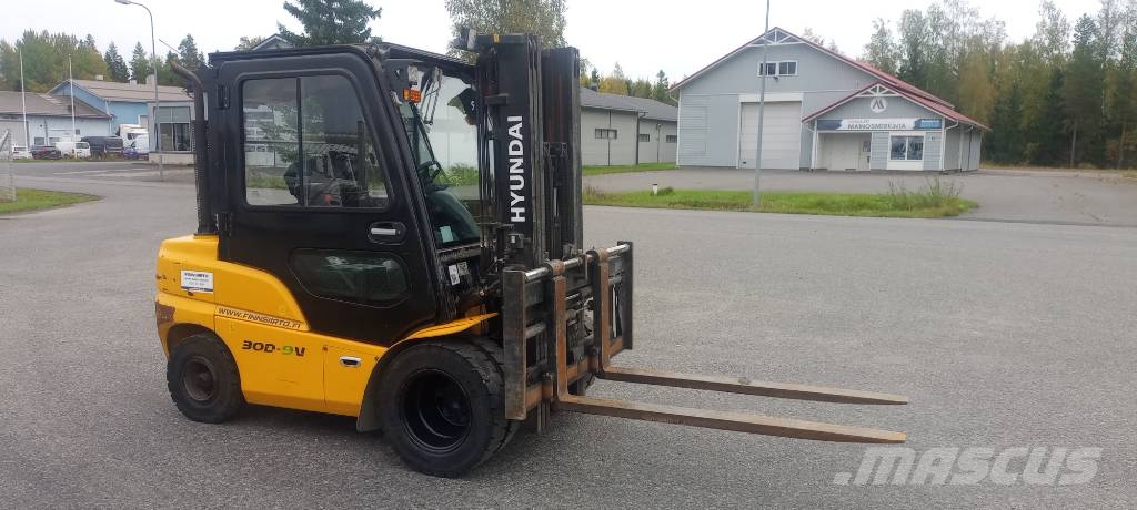 Hyundai 30 D Dieseltrukit