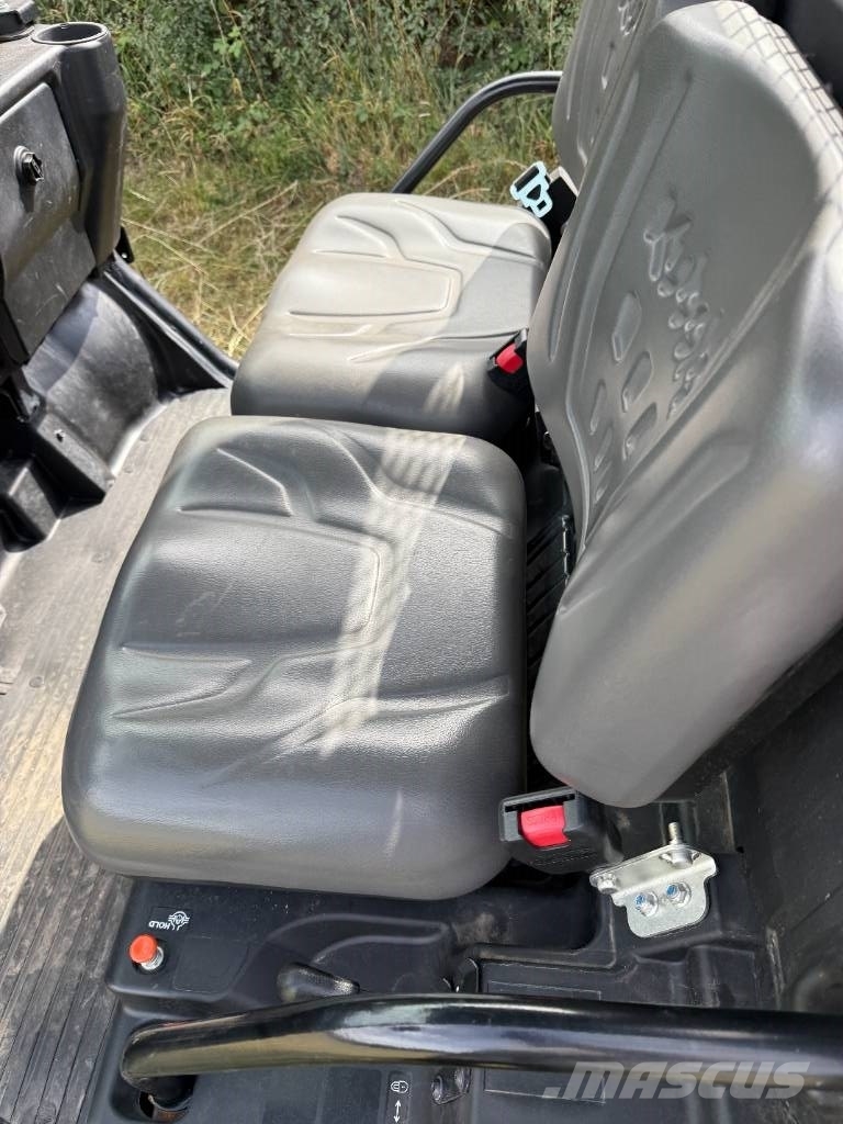 Kubota RTV-X 1110 다목적 장비