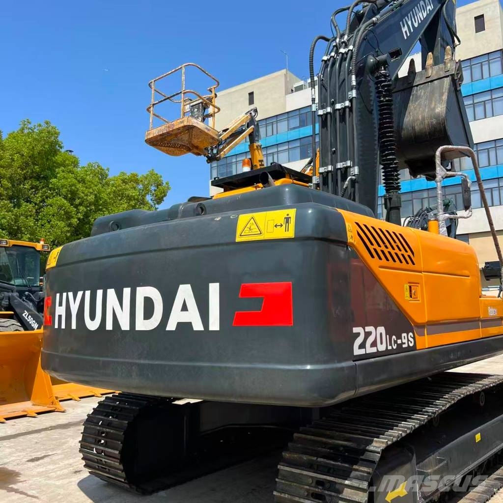 Hyundai R220LC-9S Raupenbagger