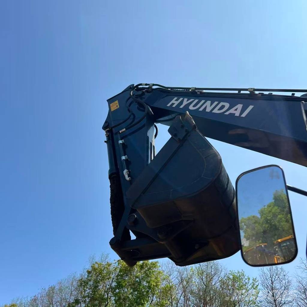 Hyundai R220LC-9S Raupenbagger