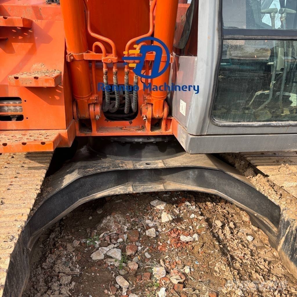 Hitachi ZX 135 US Kāpurķēžu ekskavatori