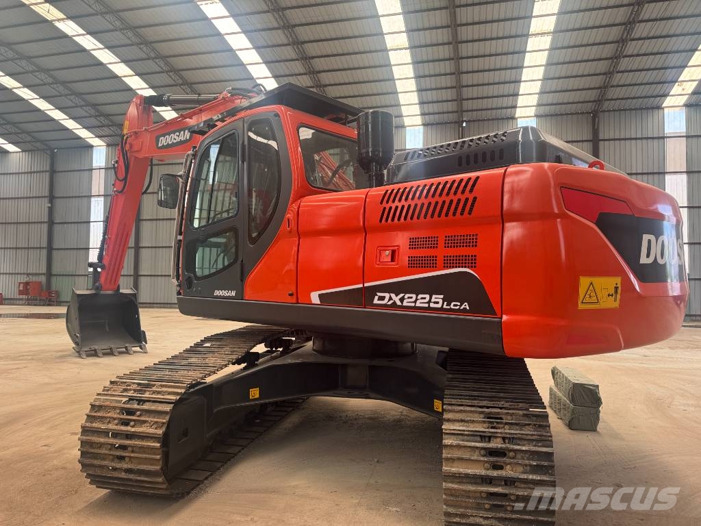 Doosan DX 225 LCA Vikšriniai ekskavatoriai