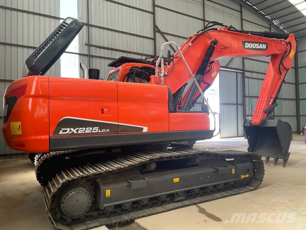 Doosan DX 225 LCA Vikšriniai ekskavatoriai