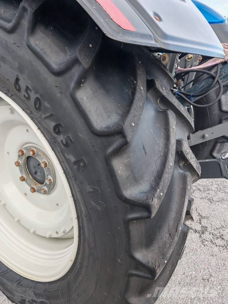 Valtra T 144 Active MYYTY Traktoren