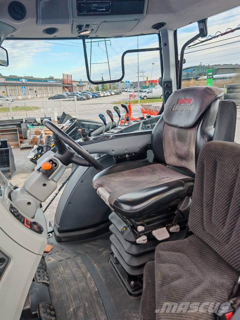 Valtra T 144 Active MYYTY Traktoren