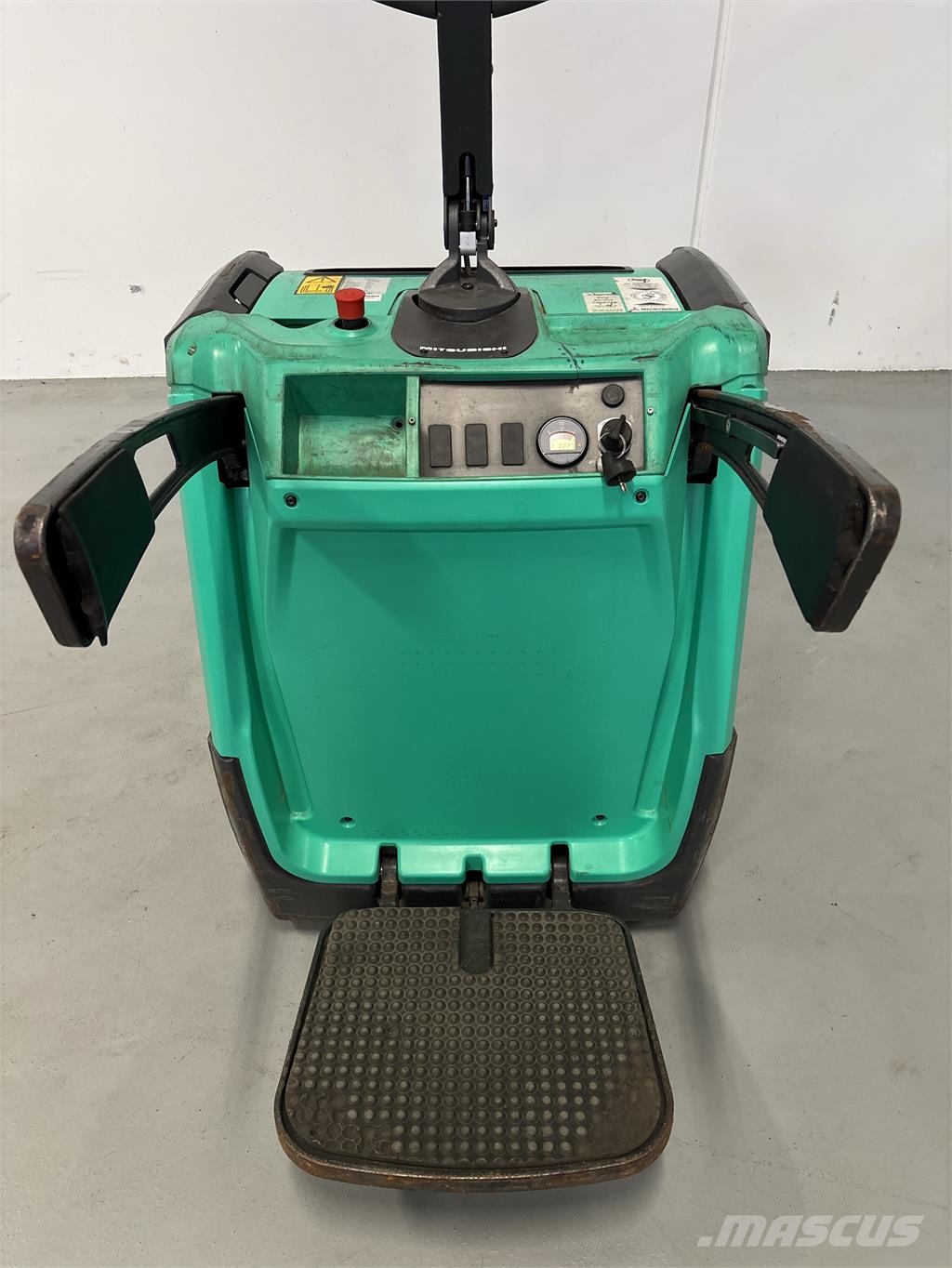 Mitsubishi PBV20N3 شاحنة ذات منصة