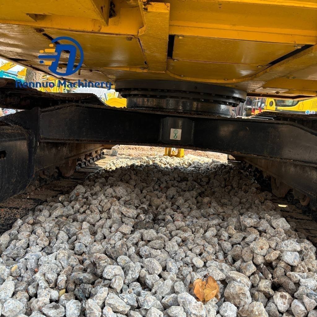 Komatsu PC 130 Гусеничні екскаватори