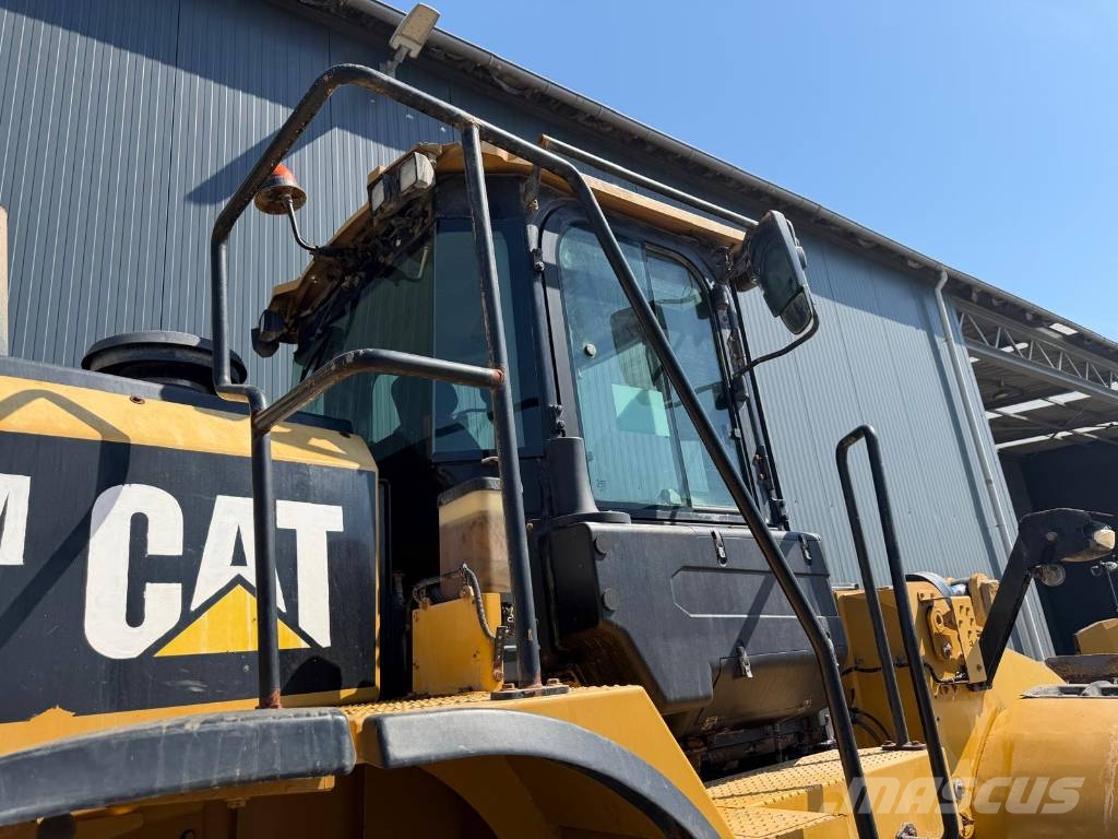 CAT 972M Фронтальні навантажувачі