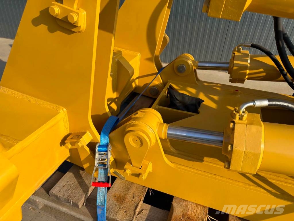 CAT D8R Multi Shank Ripper Scarificatori