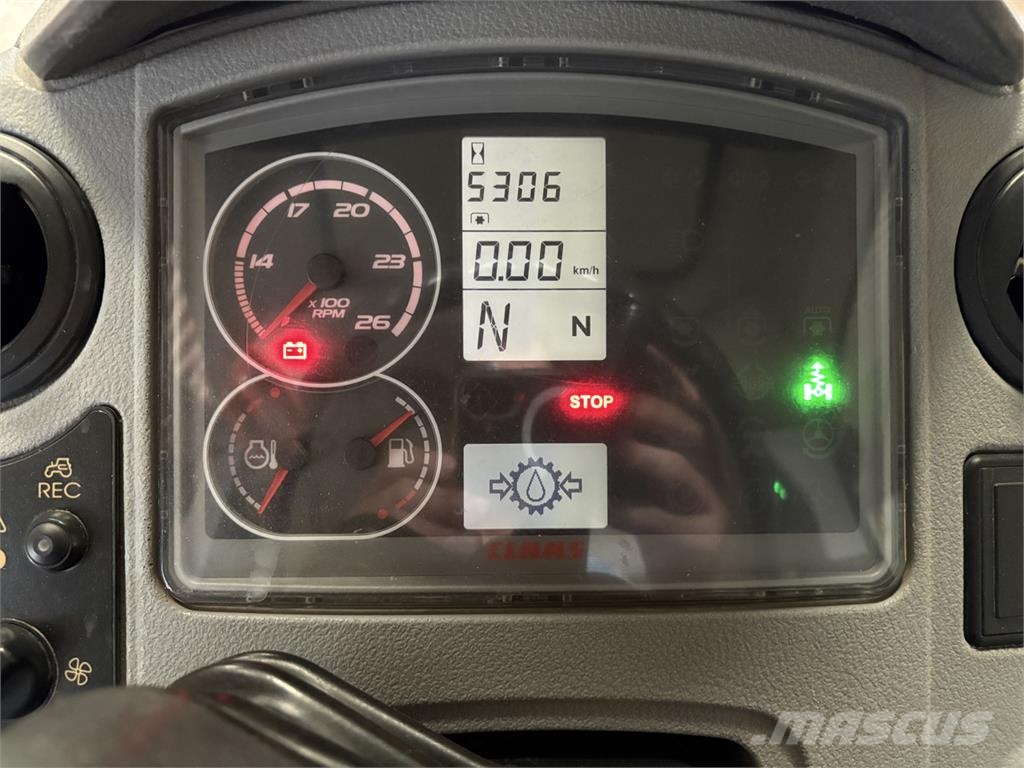 CLAAS Axion 820 C-MATIC Traktörler