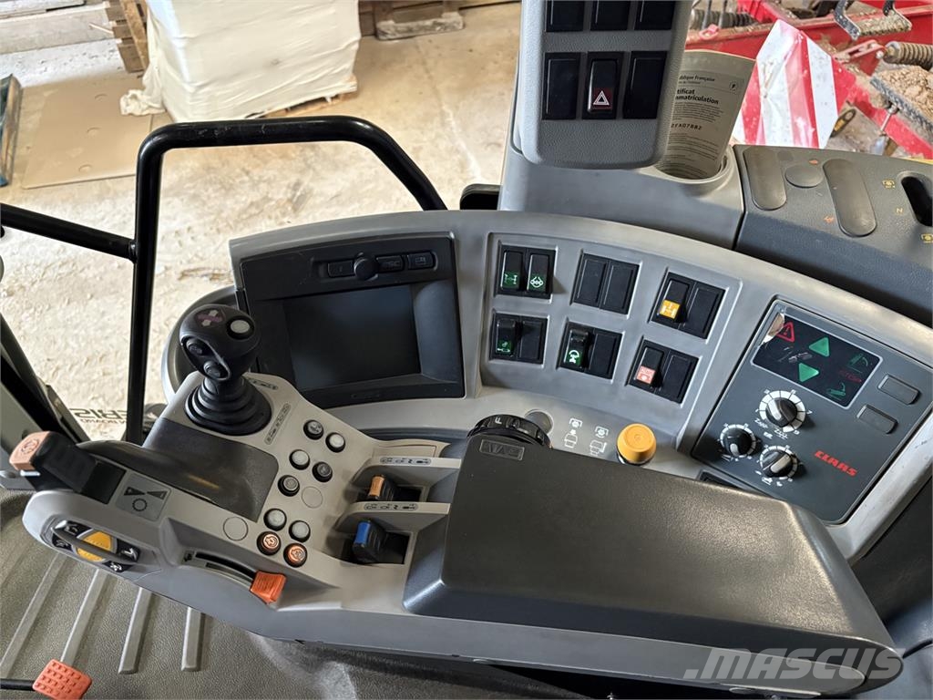 CLAAS Axion 820 C-MATIC Traktorid