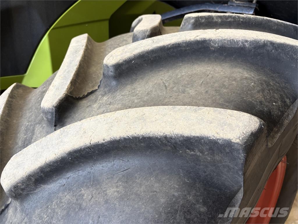 CLAAS Axion 820 C-MATIC Traktorid
