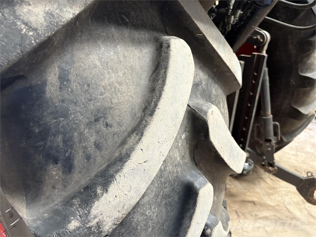 CLAAS Axion 820 C-MATIC Traktorid