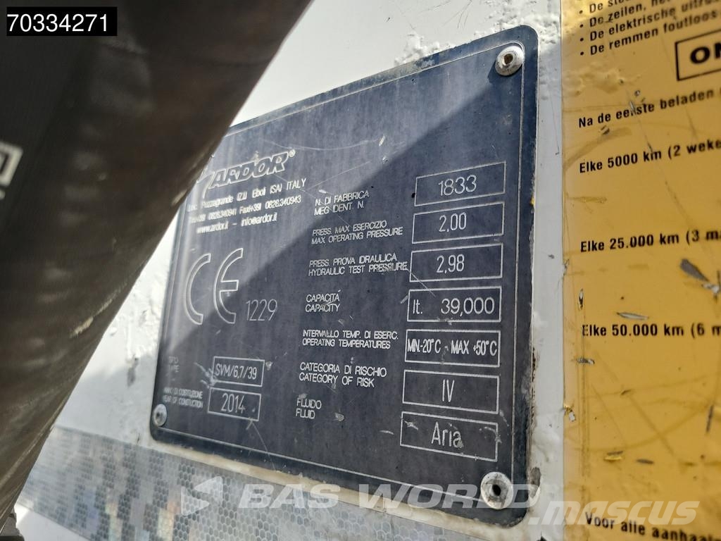  Turbos-Hoet APK 03-2027 39.000 Ltrs Lift Axle Ceme Semi remorque citerne