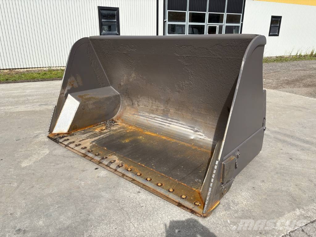  Högtippande skopa, St Bm fäste Buckets