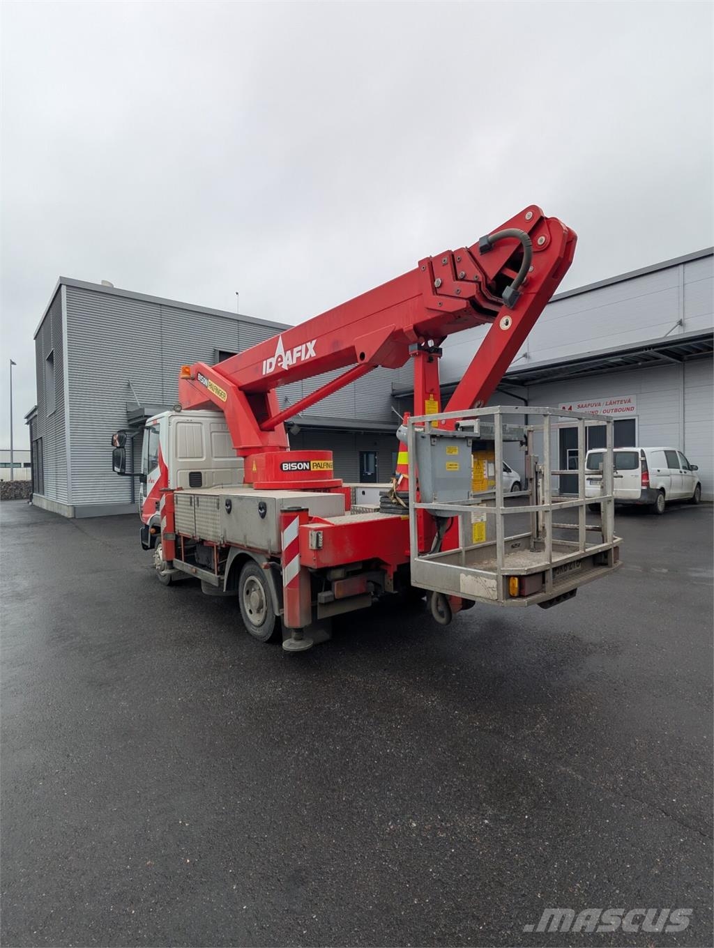 Iveco 75 E 14 Camiones grúa