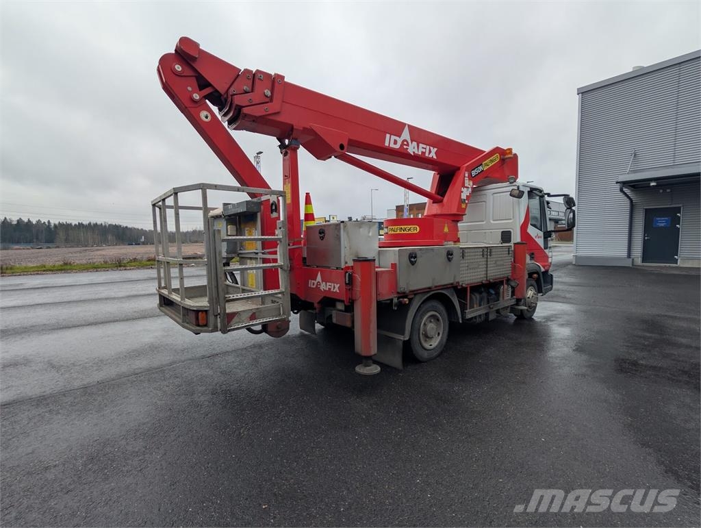 Iveco 75 E 14 Camiones grúa