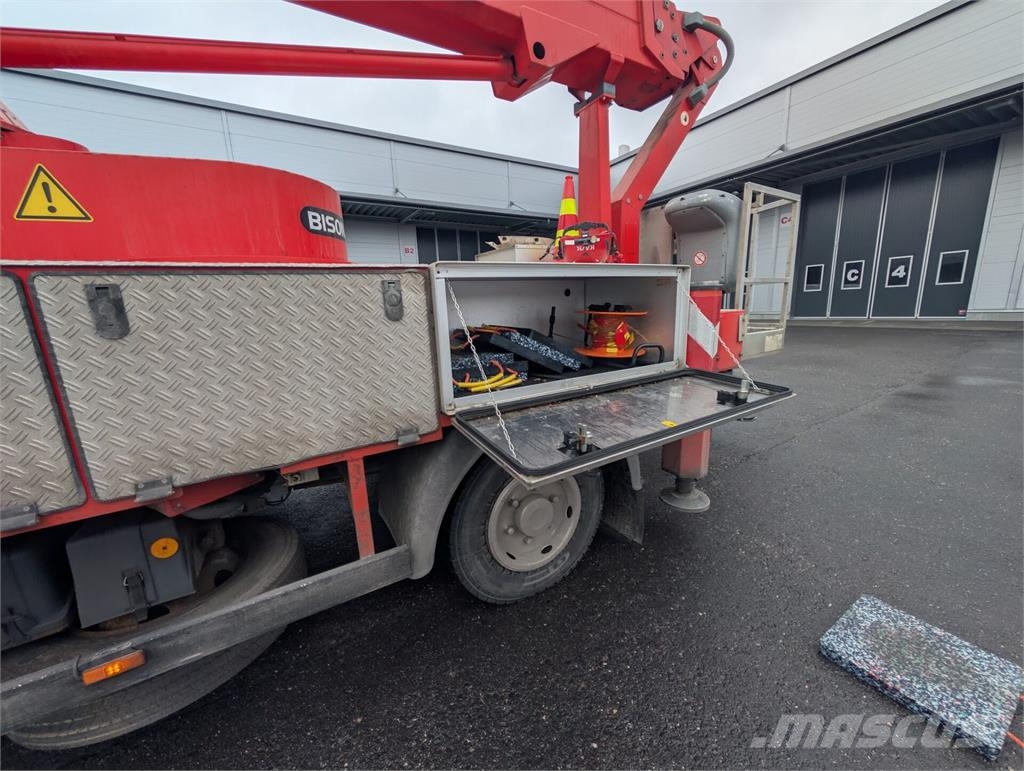 Iveco 75 E 14 Camiones grúa