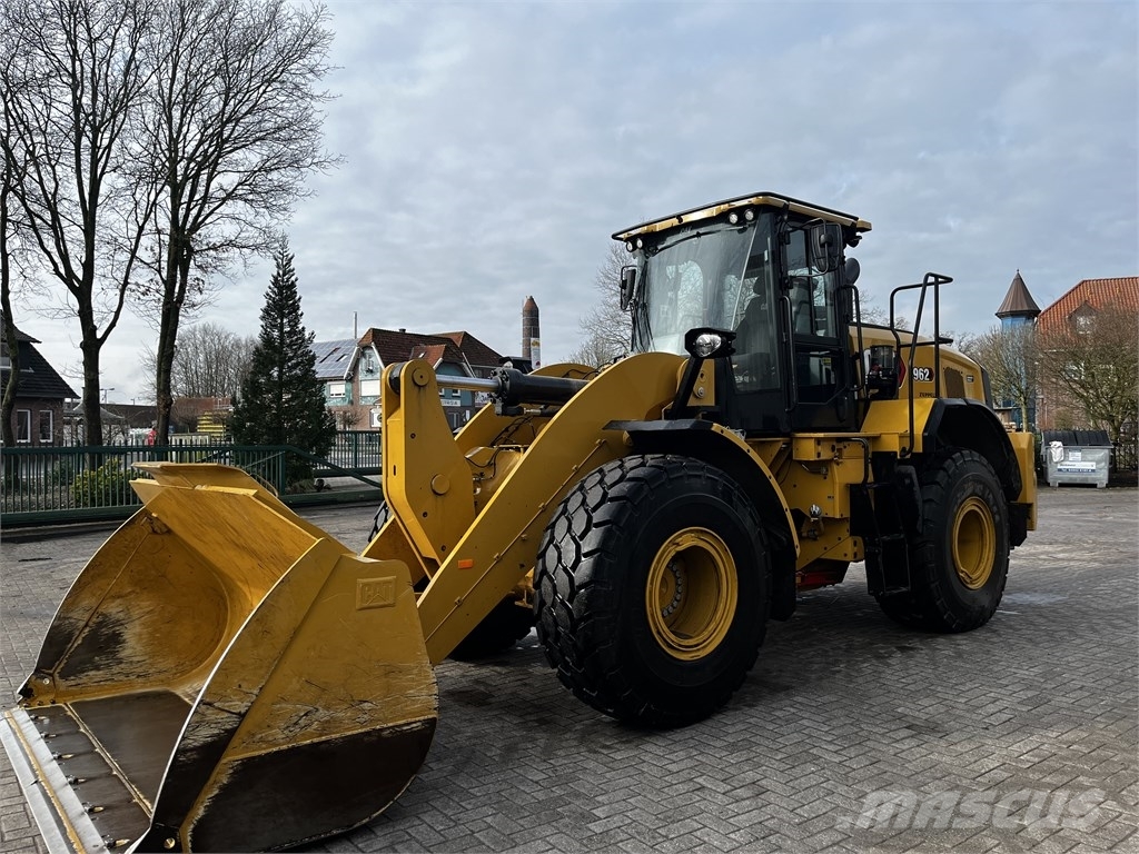 CAT 962 لوادر بعجل